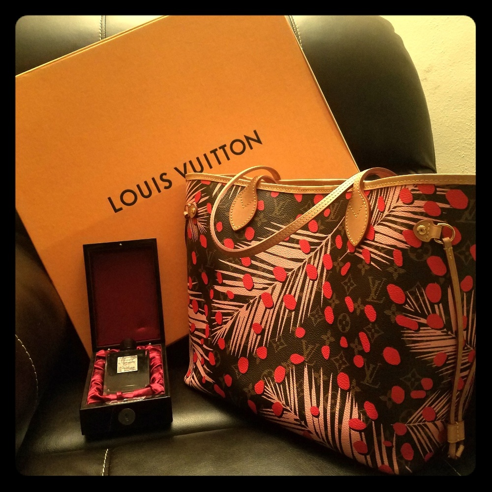 DESIGNER HANDBAG Bonus w/ Kilian Fragrance